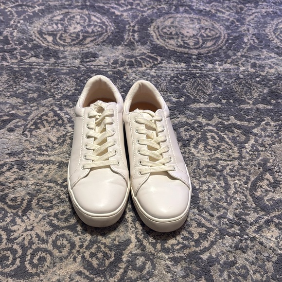 Banana Republic White Lace Up Sneakers Size 7.5 - Picture 2 of 12
